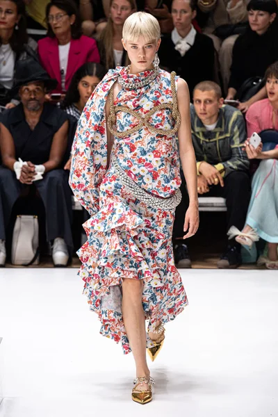 Look 30